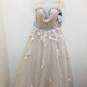 Size 6 Formal Gown.